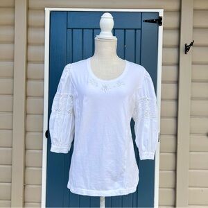 This is a Hammerschmid dirndl blouse in White Embroidered Women's Top Size L